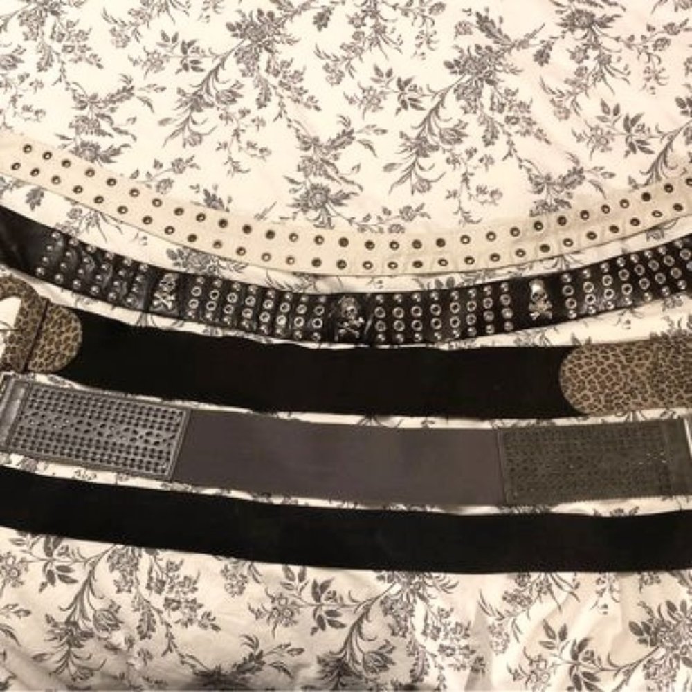 Lot of 5 Belts - Picture 1 of 1